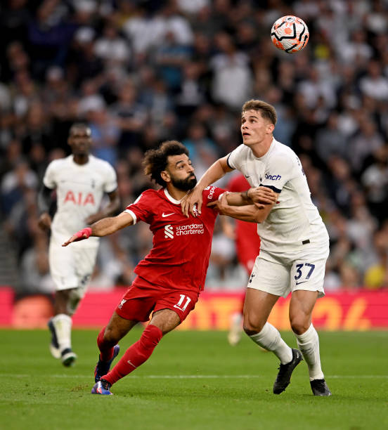 他以卓越的 他以卓越的